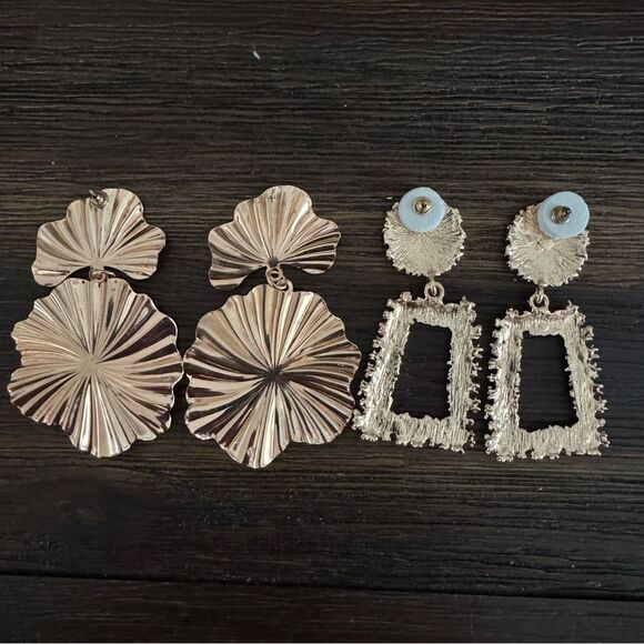 2 Pairs of Gold-Toned Statement Earrings - Picture 4 of 4